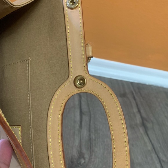 Roxbury - Picture 15 of 16